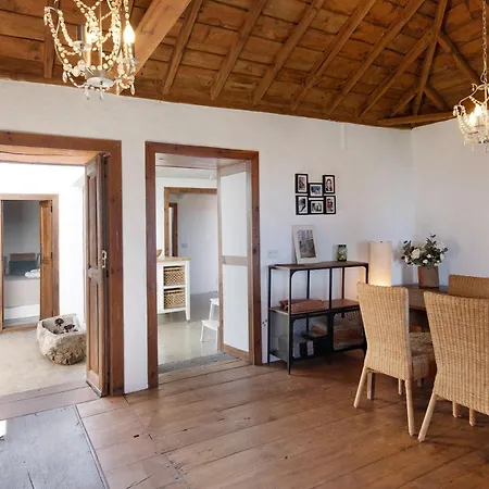 Centenary Canarian Country House بيت للعطل